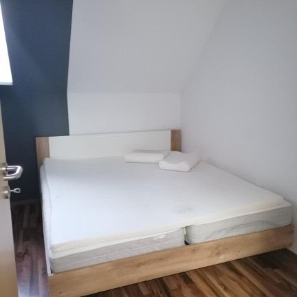 Gemütliche Wohnung mit Einbauküche und Parkplatz - Photo 1