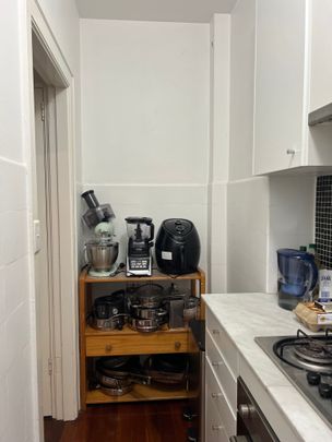 Elizabeth Bay - Photo 1