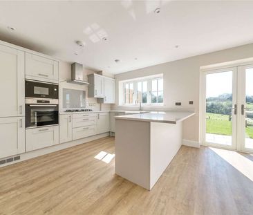 3 bedroom terraced house located in a new development and in a semi... - Photo 4