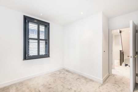 4 bedroom terraced house to rent - Photo 4