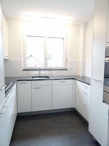 Moderne 3.5-ZW im EG à 72 m² mit Gartensitzplatz - Photo 4