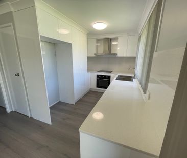 Popular Location - Family Home - Photo 3