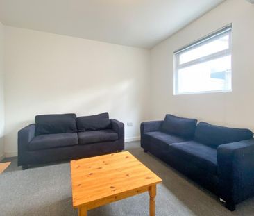 6 bedroom house to rent - Photo 2