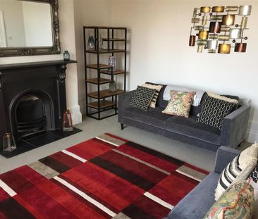 1 bedroom in a house share to rent - Photo 2