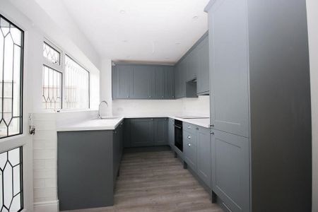 3 bedroom detached house to rent - Photo 5