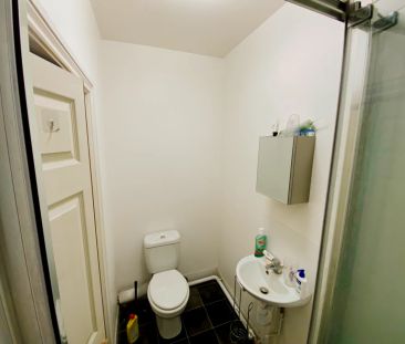 1 Bedroom - Photo 3
