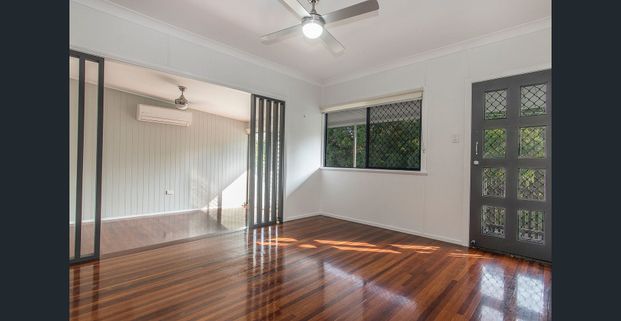 Wonderful on Westbourne! - Photo 1