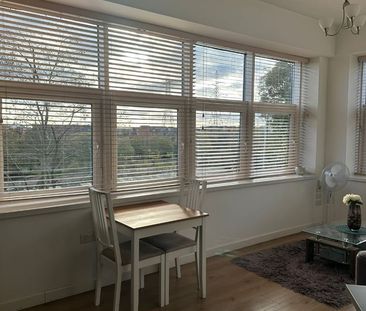 2 Bed Flat, Millbrook Road East, SO15 - Photo 2