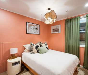 Beautifully Renovated Apartment in the Iconic Goldsbrough Building - Photo 4