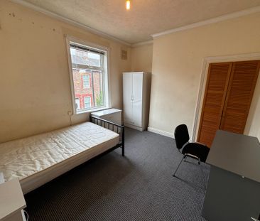 Ratcliffe Street, Burton Stone Lane - P1933 - Photo 4