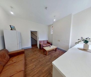 7 bedroom semi-detached house to rent - Photo 1
