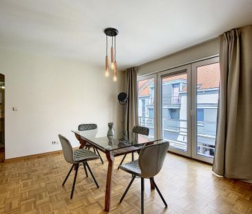 À Woluwe-Saint-Pierre, appartement à louer 1050 € par mois - Photo 5