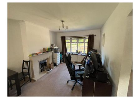 3 bedroom semi-detached house to rent - Photo 2