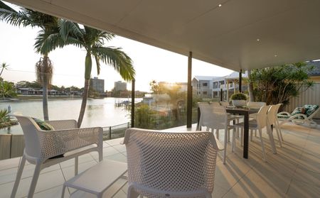 Waterfront Home in Broadbeach Waters - Photo 3