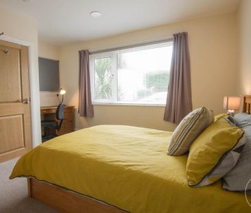 4 bedroom semi-detached house to rent - Photo 6