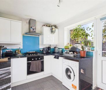 2 bedroom semi-detached house to rent - Photo 5