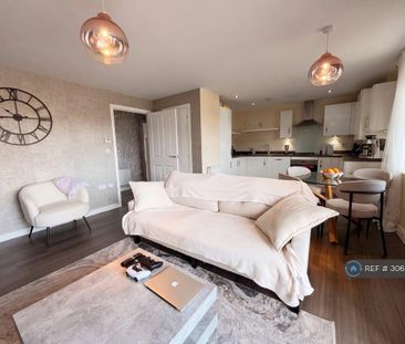2 bedroom flat to rent - Photo 2