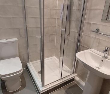 1 bedroom private hall to rent - Photo 6