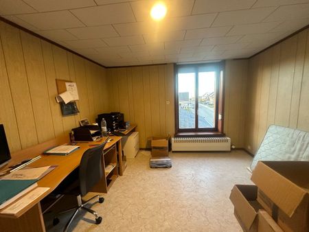 Ruime woning met zonnige tuin in centrum Merkem - Photo 2