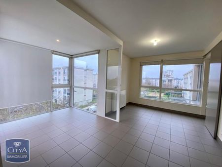 Location Appartement 4 pièces 106m² ST PIERRE DES CORPS 37700 - Photo 2