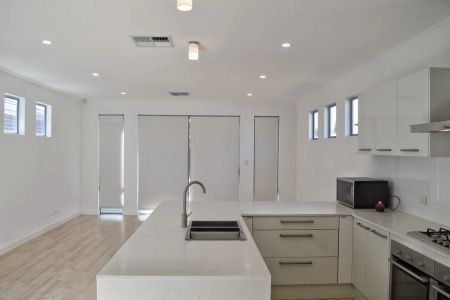 Modern Living by the Coast ..... - Photo 2