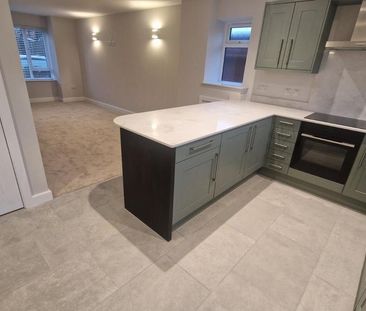 2 bedroom semi-detached house to rent - Photo 6