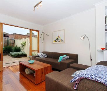 “Double story neat townhouse!” - Photo 5