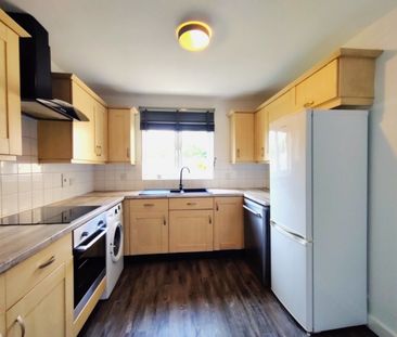 2 bedroom Apartment - Kerr Close, Knebworth - Photo 3
