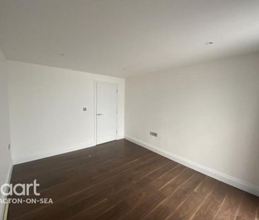 3 bedroom penthouse to rent - Photo 3