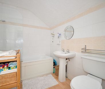 2 bedroom terraced house to rent - Photo 1