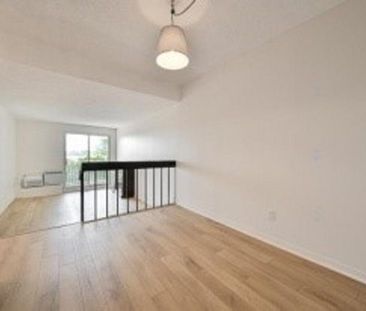 LIBRE MAINTENANT!!! 579-880-8879 Superbe condo rénové à l'été 2025,... - Photo 1