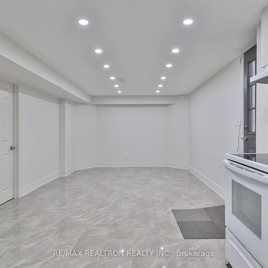 For Lease - 212 Barhill Road, Vaughan, Ontario - Photo 1