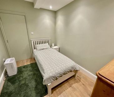 2 bedroom property to rent - Photo 4