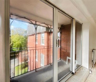 2 bedroom flat to rent - Photo 2