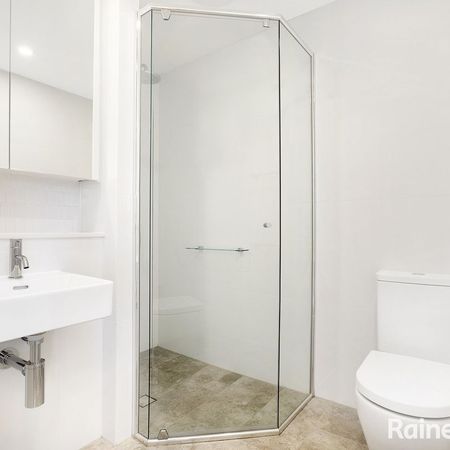 2 Bedroom Modern Apartment in North Bondi - Photo 4