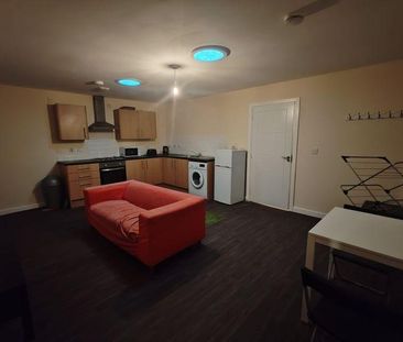 3 bedroom apartment to rent - Photo 5