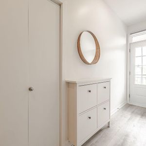 CHARMANT 5 ½ SEMI-MEUBLÉ À LOUER - Photo 2