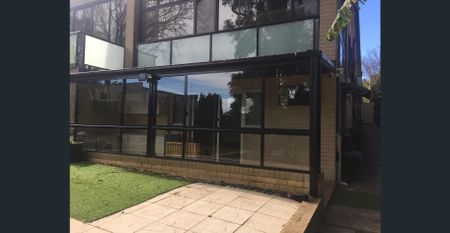 Secluded Furnished Lower Ground Flat in Quiet No Through Road Facing Large Backyard - Photo 3