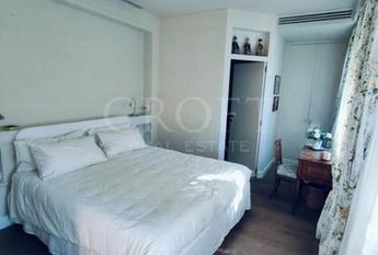 Center-Popolo: Spectacular Villino located in the center of Rome, in an exclusive private, secure park setting. Spacious living room, 4 bedrooms, 4 Baths, large panoramic terrace and gardens, parking. Ref #1910