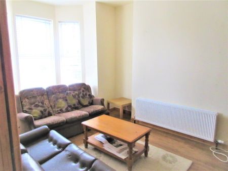 All Bedrooms Upstairs, 3 Westminster Street, Queens Botanic Quarter, Belfast, BT7 1LA - Photo 2