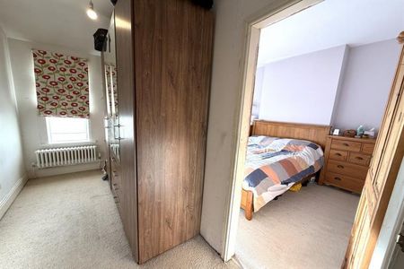 3 Bedroom End Terrace To Let - Photo 4