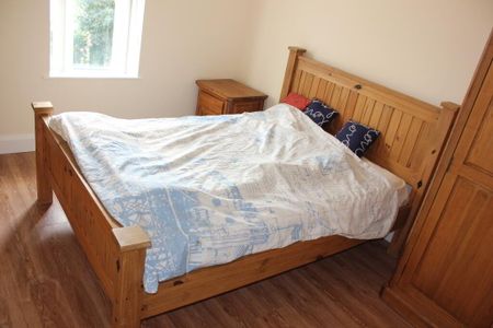 8 Enfield Street (STUDENT LET), Portstewart, BT55 7AL - Photo 5