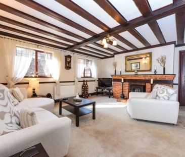 3 bedroom apartment with garage with excellent communal facilities ... - Photo 6