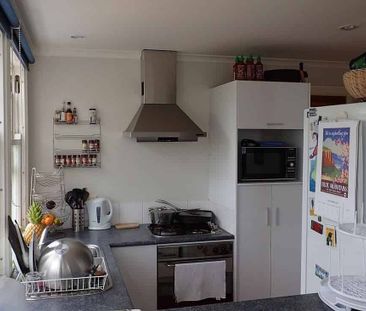 Charming 3BR Home in Vibrant Newtown - Photo 4