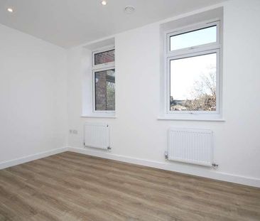 Solent Lodge, Green Lanes, Palmers Green, N13 - Photo 4