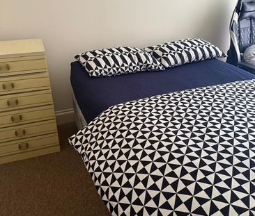 Room in a Shared House, Quantock Road, BS3 - Photo 3