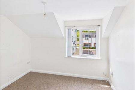 26 Fort Manor, Dundonald, Belfast, BT16 1ZA - Photo 3