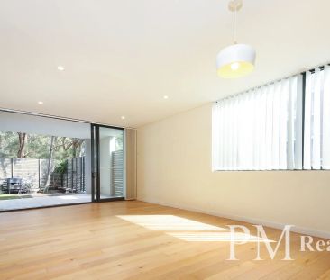 Stunning One Bedroom Apartment with Garden Retreat - Photo 1