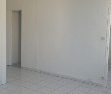 Location Appartement 2 pièces 37m² MARSEILLE 15ème - Photo 1