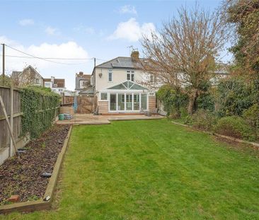 3 bedroom semi-detached house to rent - Photo 3